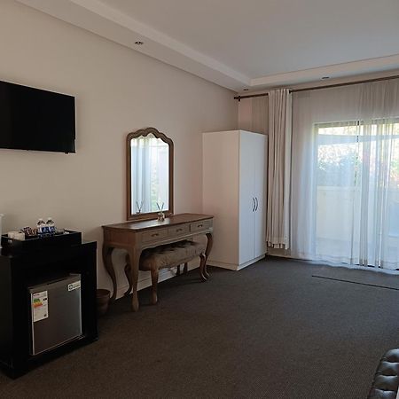 Jacaranda Hotel ฮาราเร ภายนอก รูปภาพ