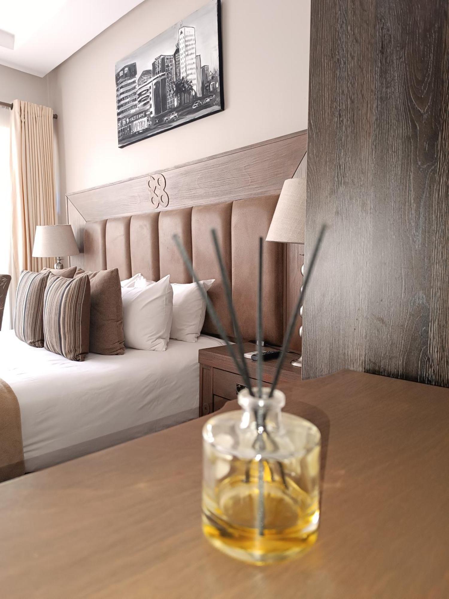 Jacaranda Hotel ฮาราเร ภายนอก รูปภาพ