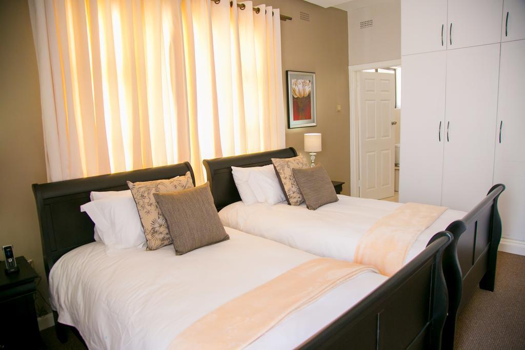Jacaranda Hotel ฮาราเร ภายนอก รูปภาพ